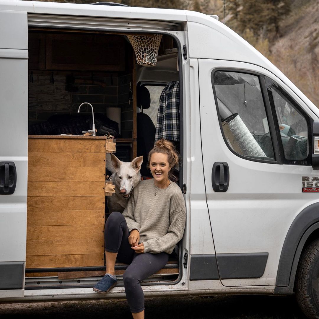 This Woman Ditched Her Job And Boyfriend To Go On Nomadic Adventures ...